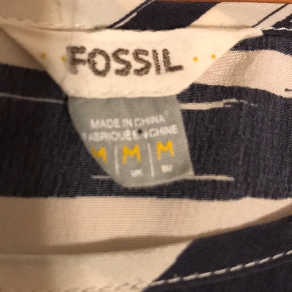 Fossil button down back short sleeve top - Picture 4 of 4